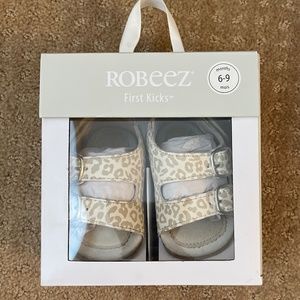 Leather leopard sandals